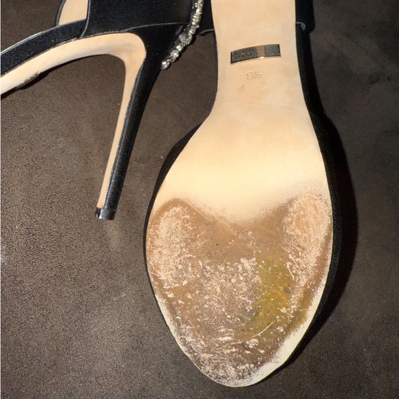 Used Badgley Mischka Black Stiletto Heels with Crystal Embellishment size 9.5 - Picture 11 of 13